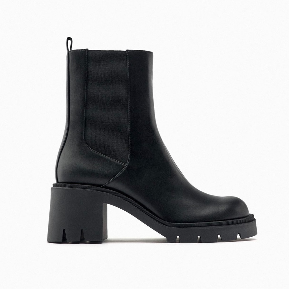 ZARA Wide Heeled Ankle Boots with Lug Soles - Black - Size 9 US - 3112/010